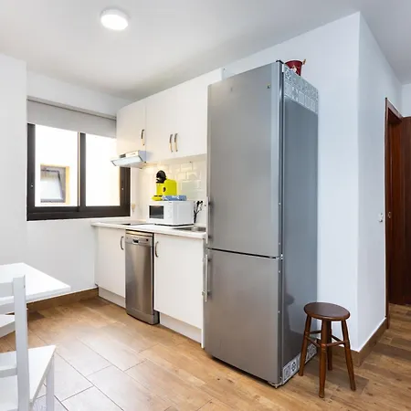 Elegante Y Luminoso Piso Recien Reformado *